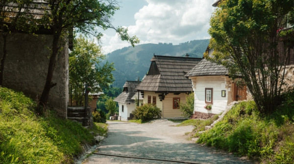 Malo mesto, veliki problem: Kako je slovačko selo postalo žrtva sopstvene lepote VIDEO