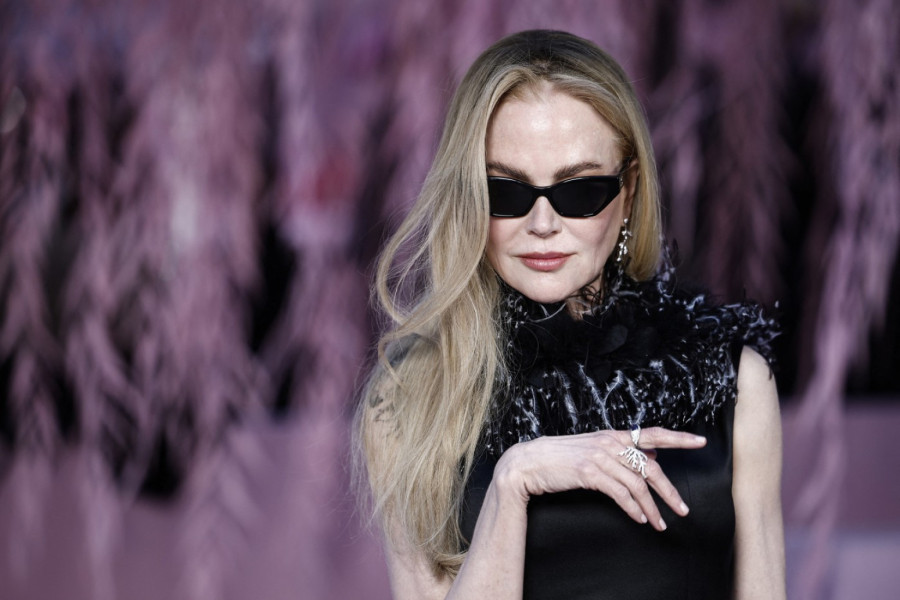 Napadali su je zbog loše perike – sad im je pokazala svoju prirodnu kosu FOTO