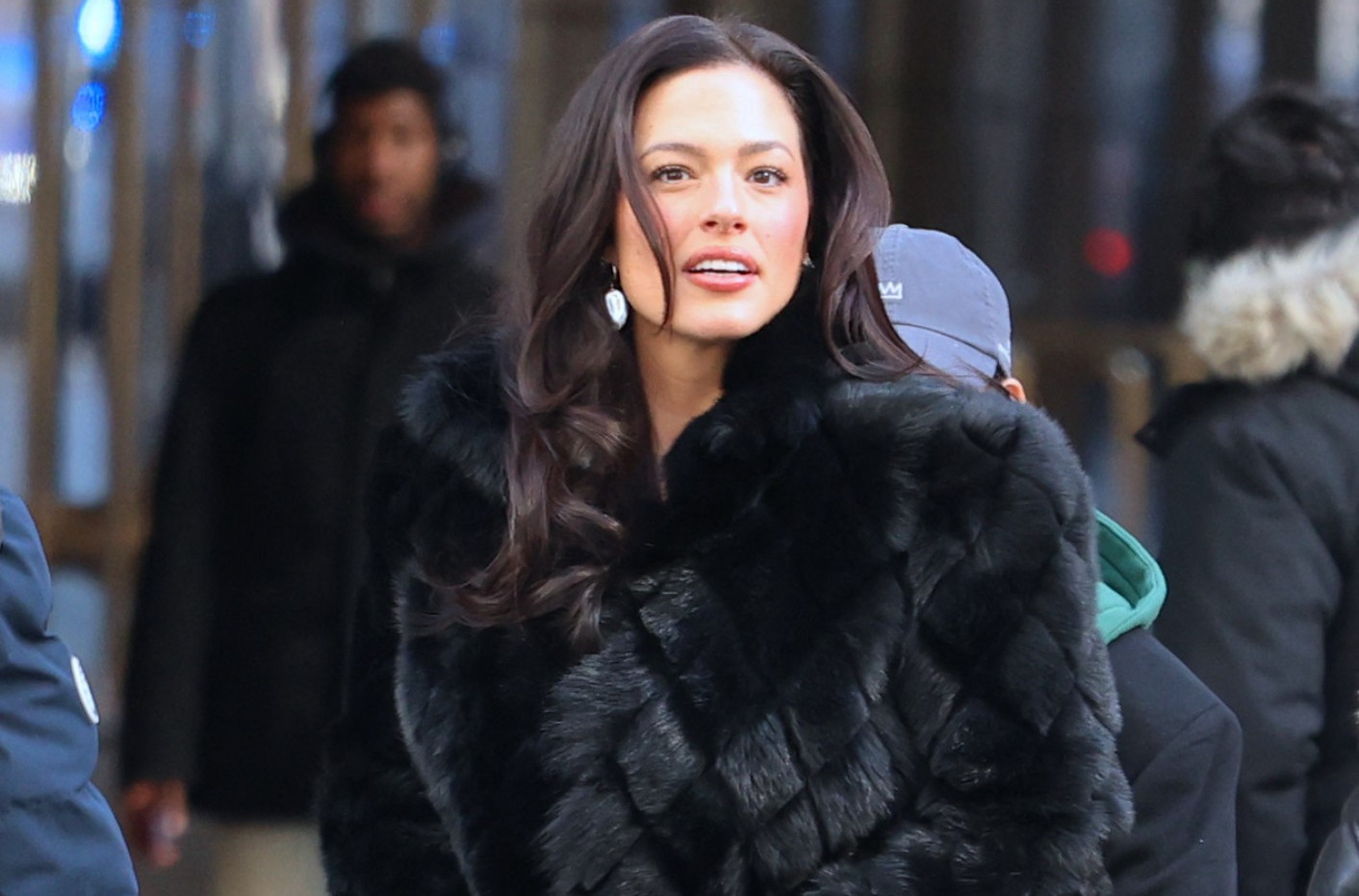 Višak kilograma joj uopšte ne smeta, jer ubija svojim seksepilom FOTO