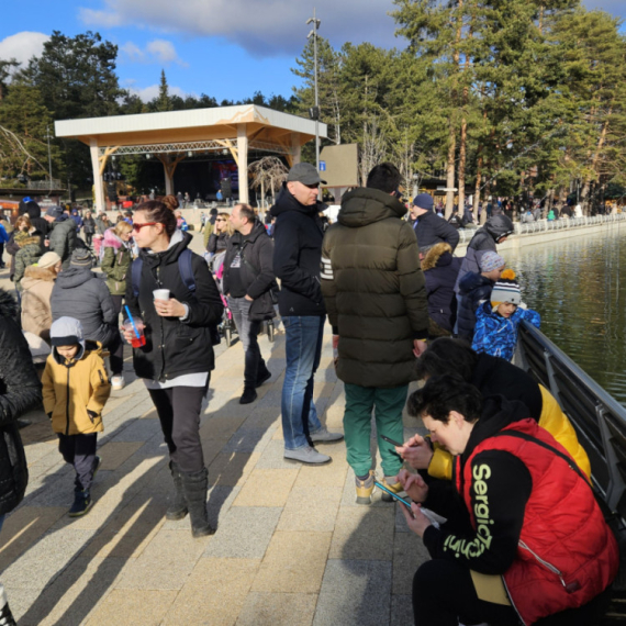 Zlatibor krcat, na putu kolaps: Na srpskoj planini već sad oko 50.000 gostiju FOTO
