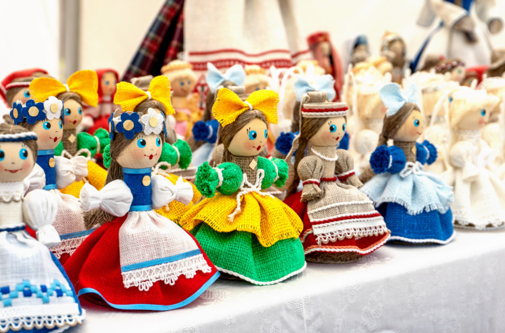 Milica jedina u Nišu izrađuje umetničke lutke FOTO