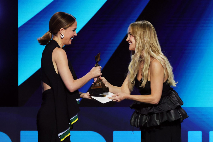 Zanosna plavuša oživela zaboravljeni trend – i nikad lepše nije izgledala FOTO