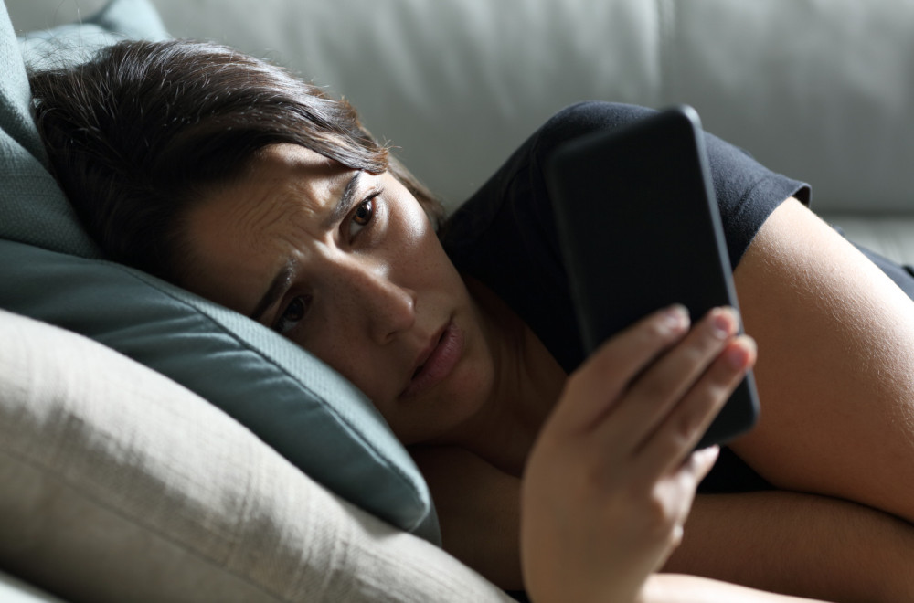 Kako izgleda zdrav raskid veze? Ne špijunirajte bivšeg na mrežama