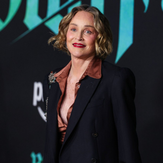 Bila je protivnik plastičnih operacija, pa se predomislila: Da li je prepoznajete? FOTO