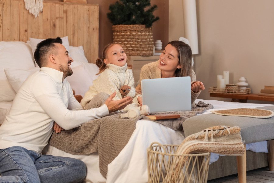 Osam navika koje deca sigurno pokupe od svojih roditelja