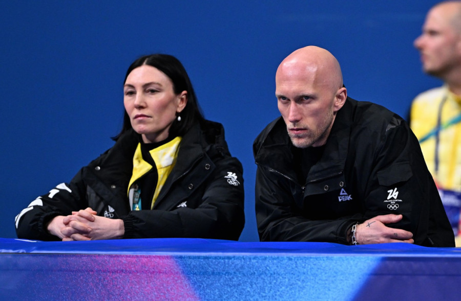 Ko je visoki, vitki i ćelavi muškarac koji je opčinio svet na ZOI? FOTO/VIDEO