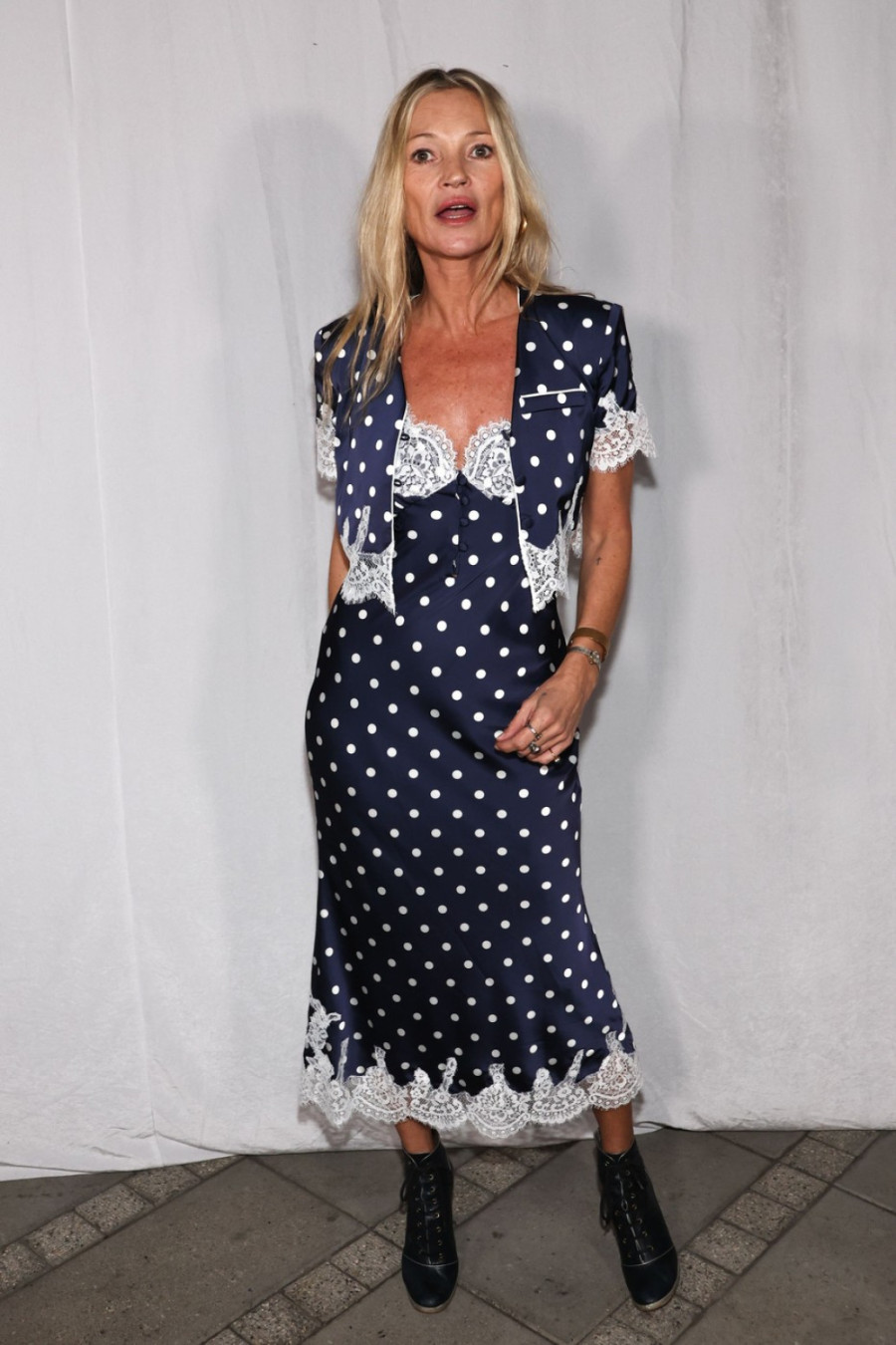 Lepša nego ikad: Seks-bomba devedesetih ima novo lice i svima se dopada FOTO