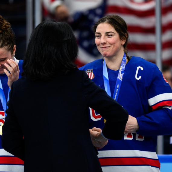 Četiri prosidbe na ZOI, ali svet priča o jednoj: Hokejašica i klizačica staju na ludi kamen VIDEO