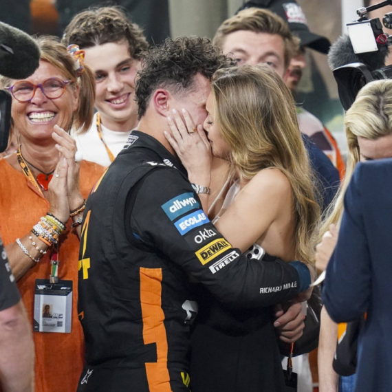 Od poljupca koji je obišao svet do raskida: Zgodni šampion je ponovo slobodan? VIDEO