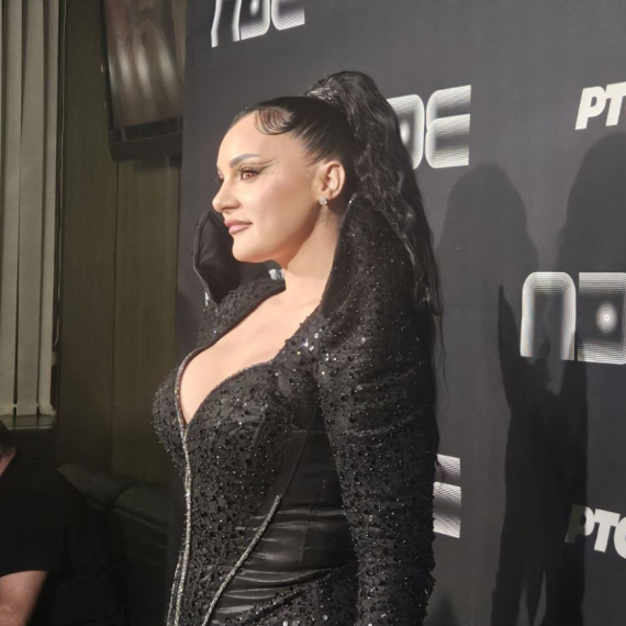 Vratila se Mirna Radulović i pokazala mračni glamur: Ovo PZE još nije video FOTO