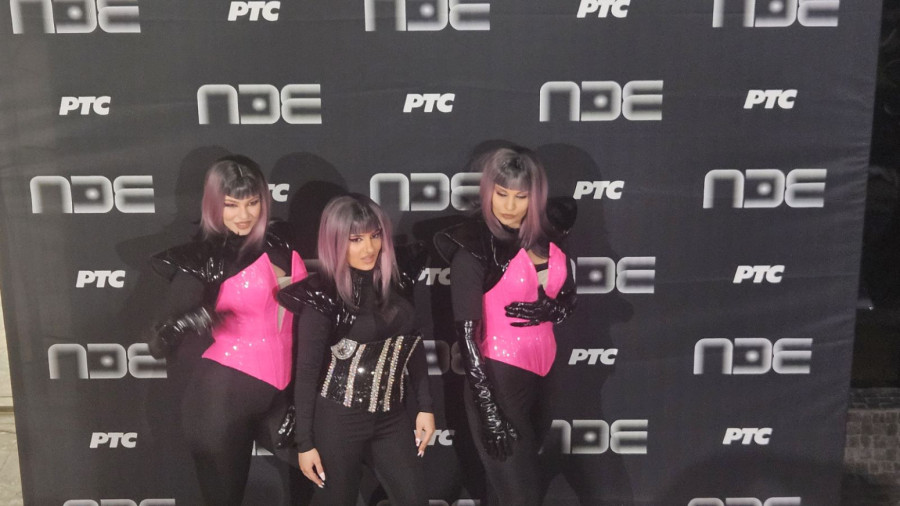 K-pop na srpski način: Utegle se u korsete, pa zapalile scenu FOTO/VIDEO