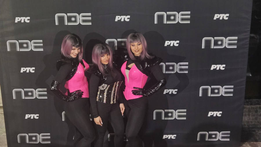 K-pop na srpski način: Utegle se u korsete, pa zapalile scenu FOTO/VIDEO