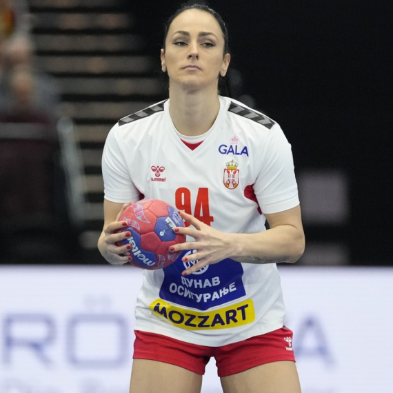 Mreže se usijale: Najatraktivnija srpska rukometašica objavila selfi u bikiniju FOTO