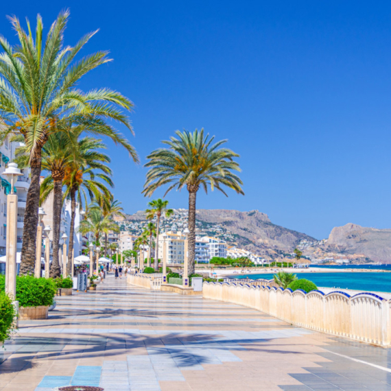 Sve više Srba letuje na ovoj destinaciji: "Hoteli sa tri zvezdice jeftiniji nego u Grčkoj i Turskoj" VIDEO