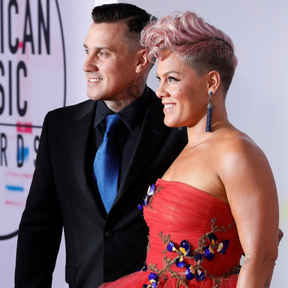 Oglasila se slavna pevačica nakon vesti da se razvodi: "Upravo su mi javili..." FOTO/VIDEO