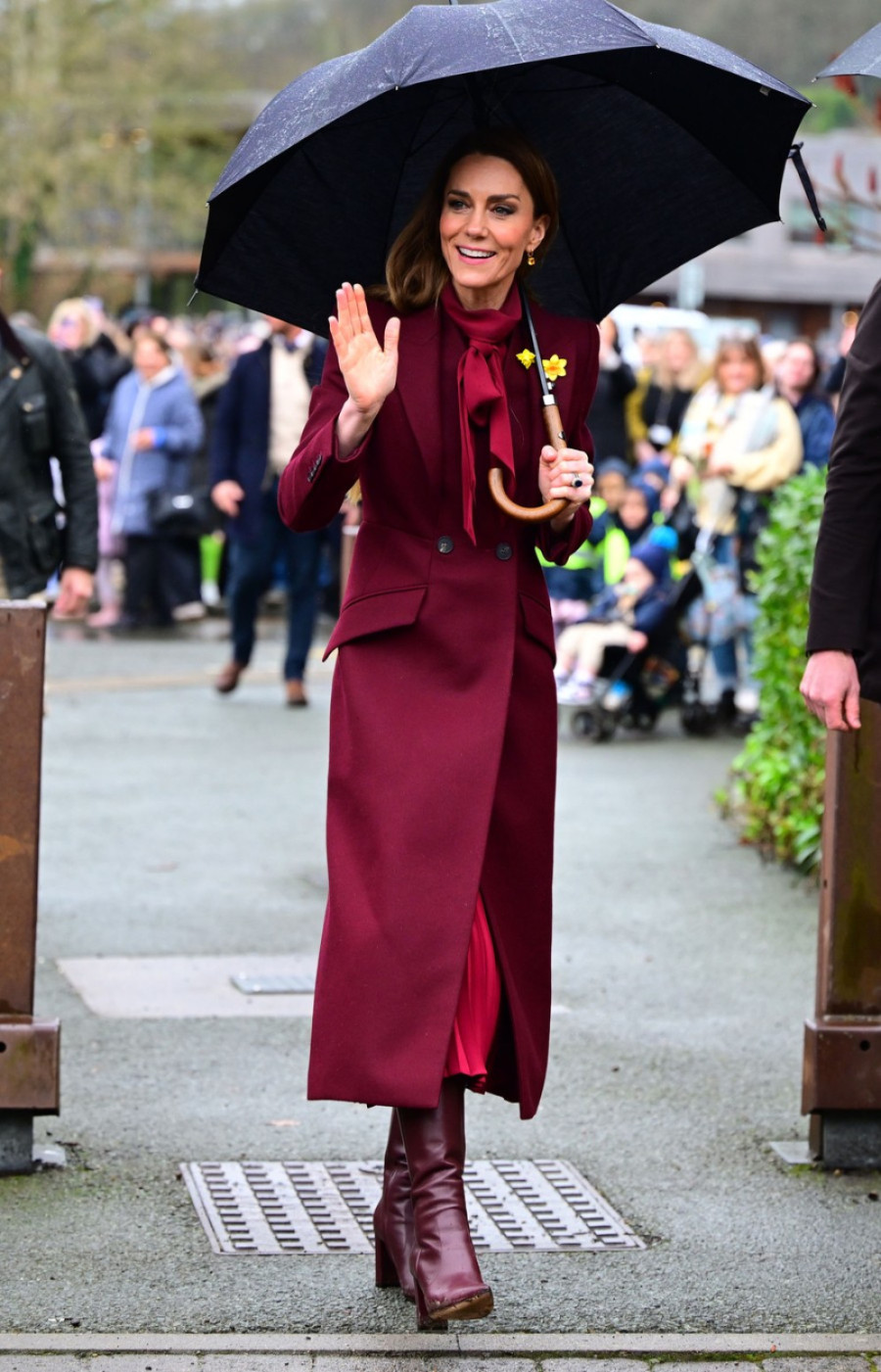 Modna kraljica je samo jedna: Savršeni kaput postoji i nosi ga Kejt Midlton FOTO