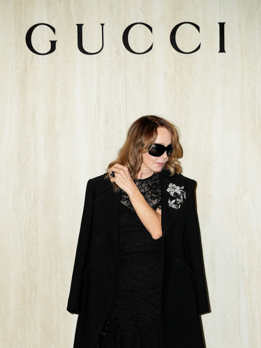 Zvezda Emili u Parizu je u 7. deceniji, ali joj niko ne veruje: Ova čipka govori suprotno FOTO