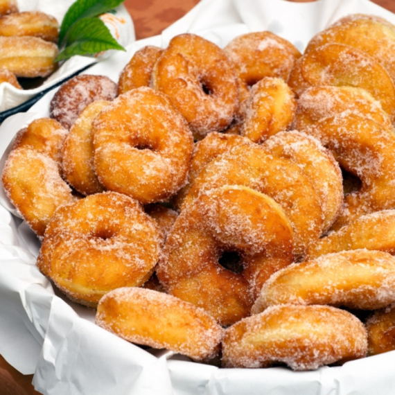 Šupljikave, mekane i ne upijaju ulje – napravite savršene krofne uz ovaj sastojak