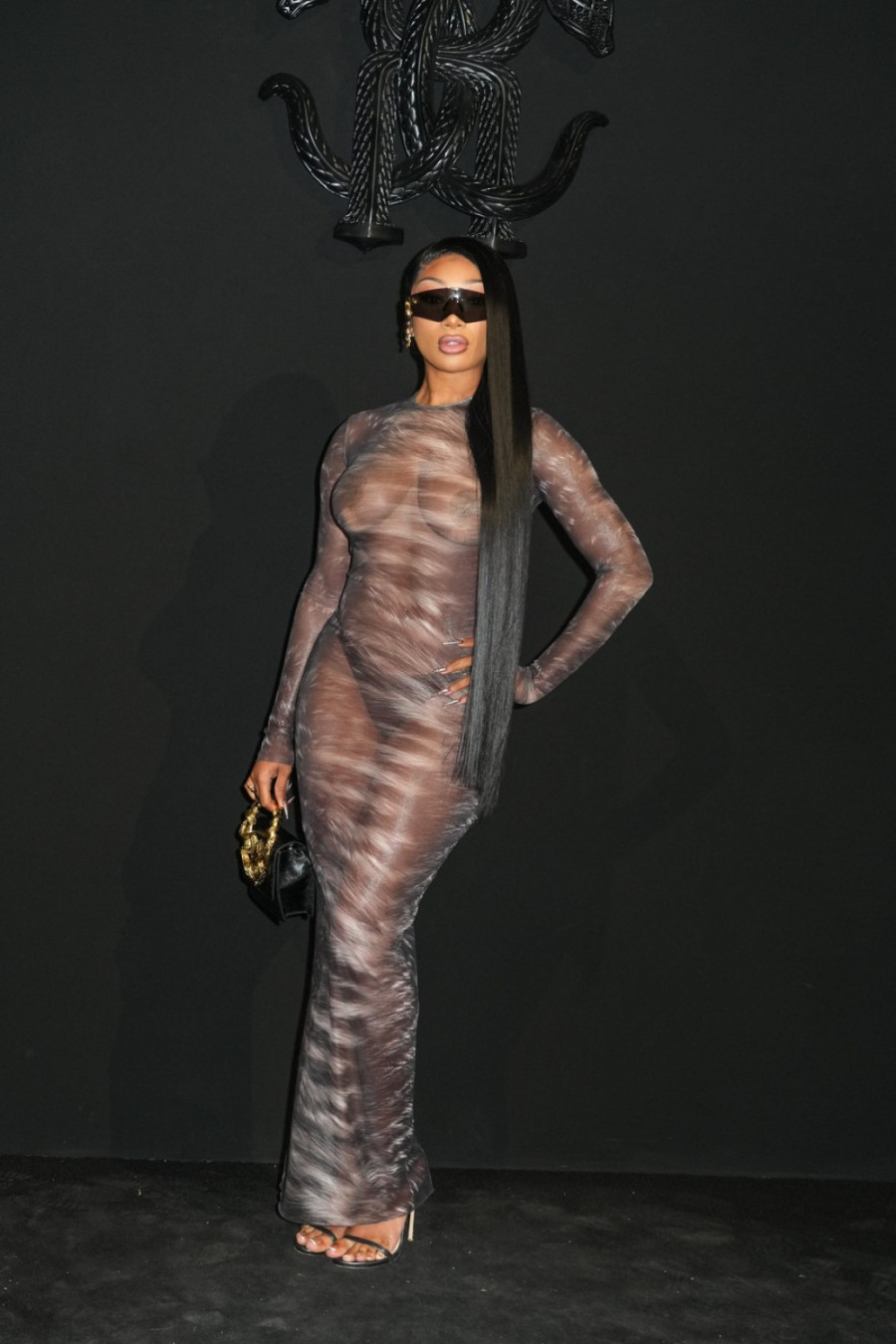 Hrabro oslobodila grudi, svi drhte pred njom: Ništa manje se od nje i ne očekuje FOTO