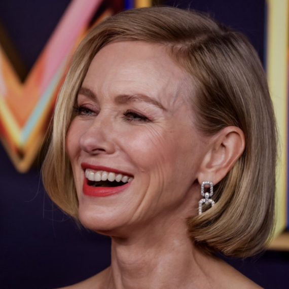 "Ne želim pod nož, nadam se da ćete prihvatiti moje opuštene obraze" FOTO