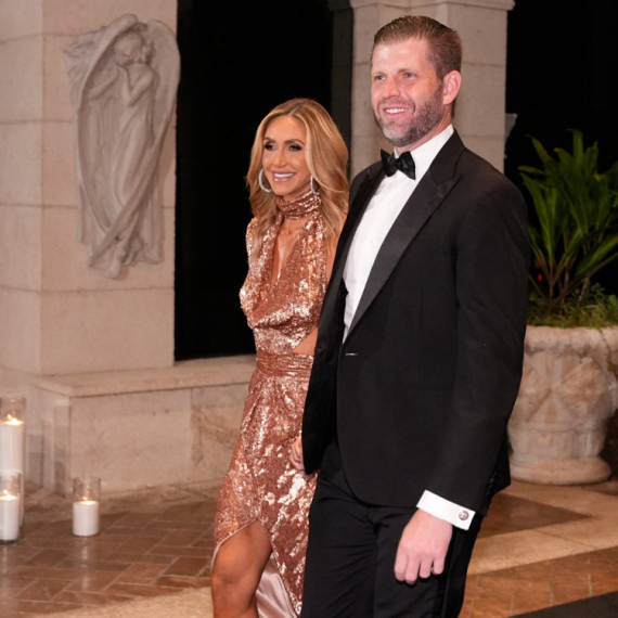 Dok SAD gađa Iran, Trampov sin prati srpsku influenserku: Motri na nju u Dubaiju FOTO