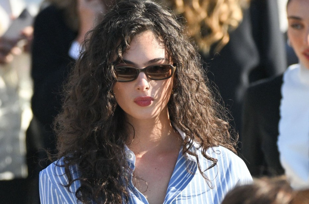 Prava mamina lepotica: Prelepa ćerka Monike Beluči blista u šik kombinaciji FOTO