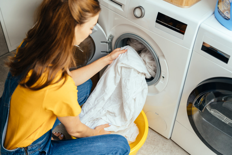 Na 40, 60 ili 90 stepeni? Evo koja temperatura je idealna za pranje posteljine
