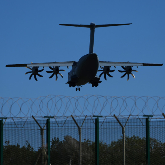 Šta će biti sa letovanjima? Turisti iz Srbije zabrinuti zbog rata, evo šta se trenutno dešava ANKETA