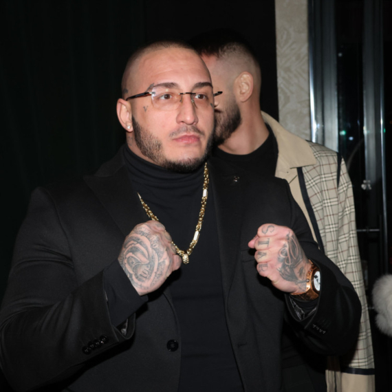 Neviđen skandal: Srpski muzičar u nacističkoj uniformi navukao gnev pratilaca FOTO