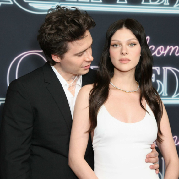 "Ti obasjaš svaku prostoriju, obožavam što sam tvoja žena" VIDEO