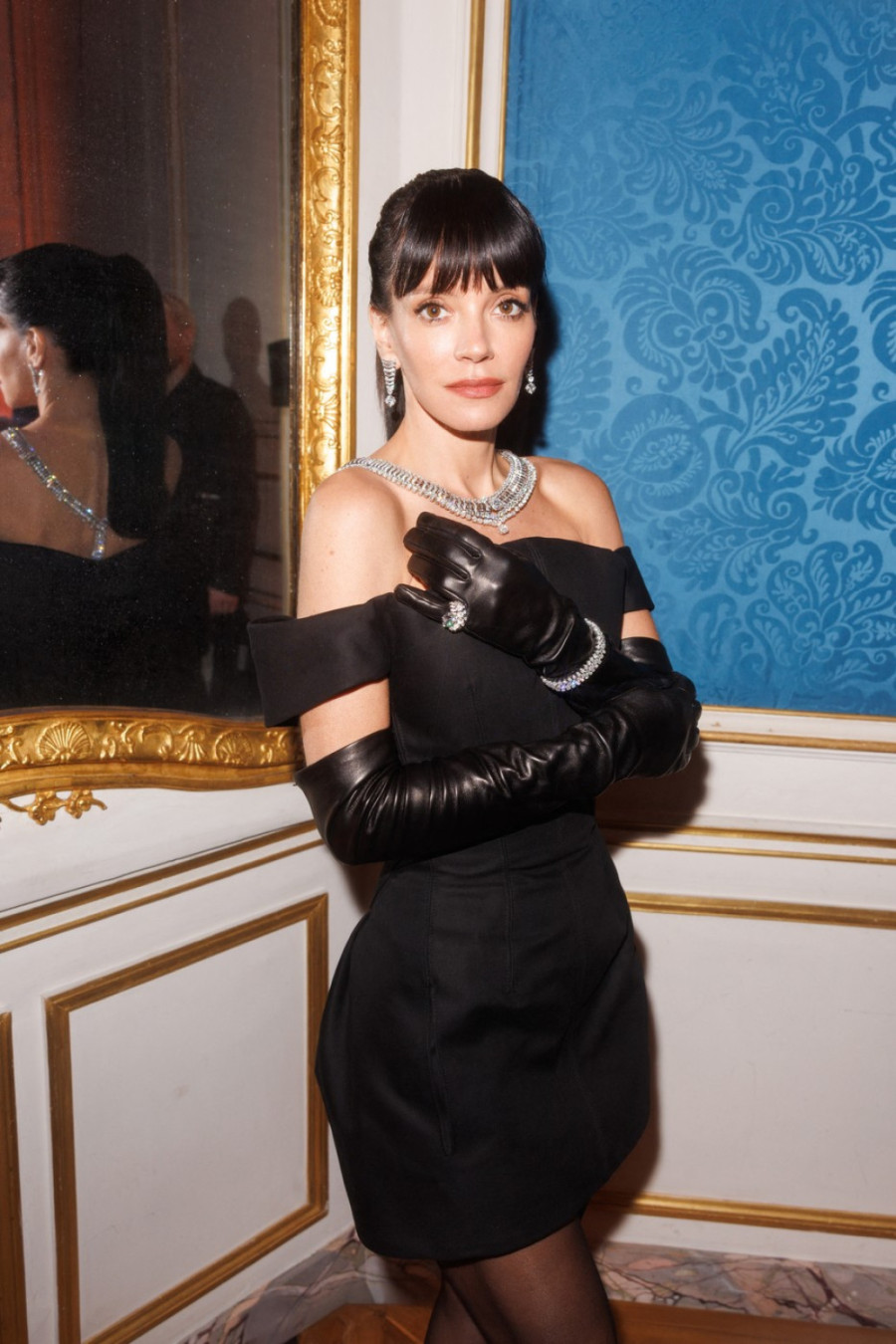 Bivši muž ljubavnicama kupovao poklone – ona čuvala račune i od njih napravila haljinu VIDEO