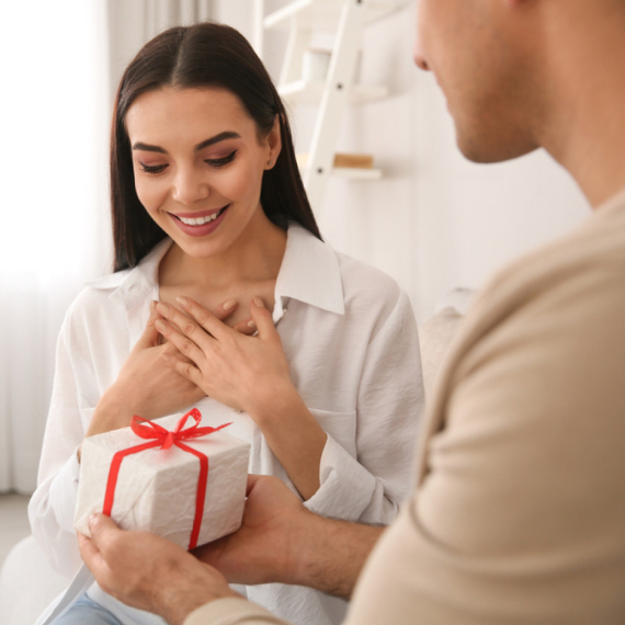 Najgori pokloni za 8. mart: Ukoliko ste planirali da kupite nešto sa liste, bolje nemojte