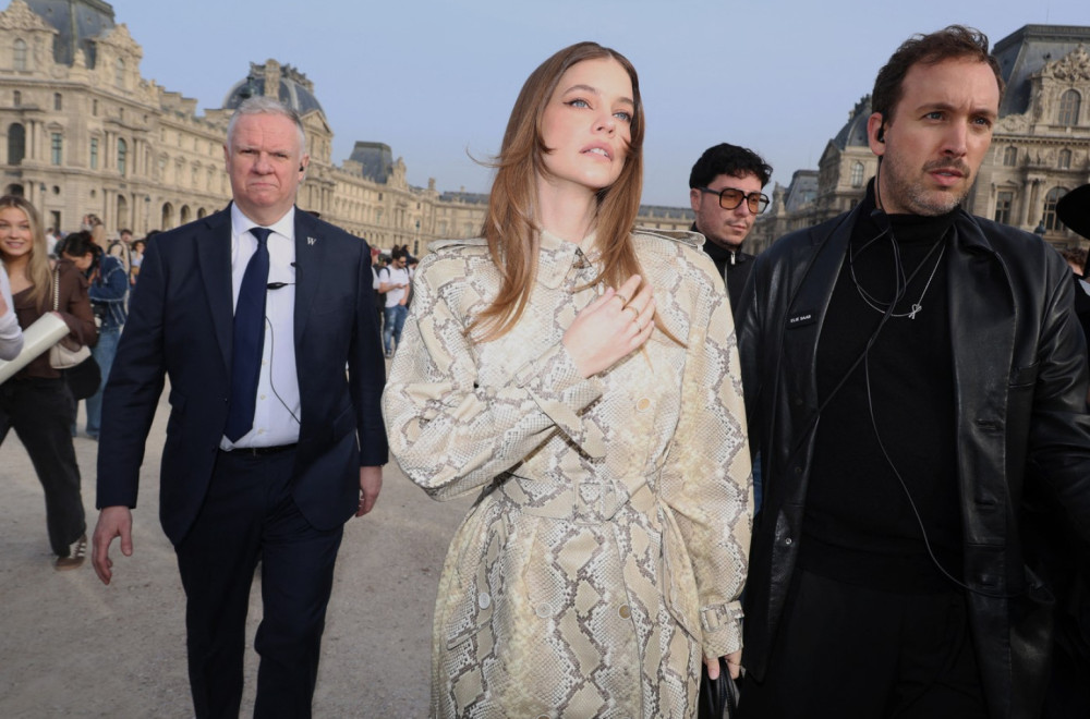 Zanosna Mađarica opet zavodi: Svi su gledali njeno vitko telo FOTO