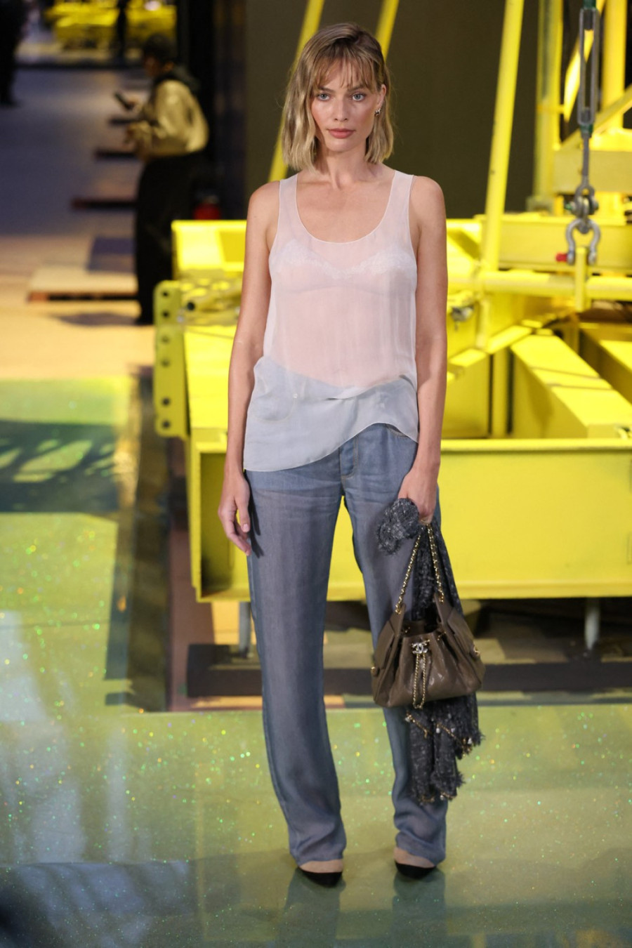 Toliko je lepa da joj baš sve stoji – i nova frizura i ovaj stajling FOTO