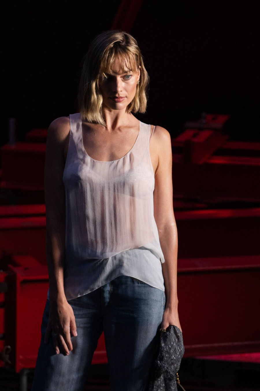 Toliko je lepa da joj baš sve stoji – i nova frizura i ovaj stajling FOTO