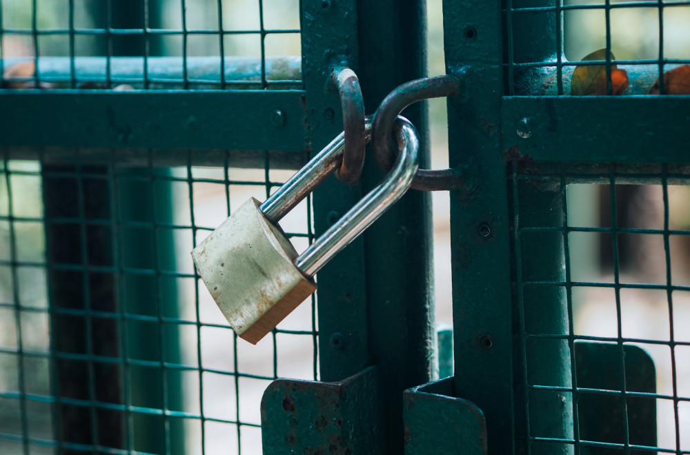 Bankrot za bankrotom, sve više firmi prinuđeno da stavi ključ u bravu