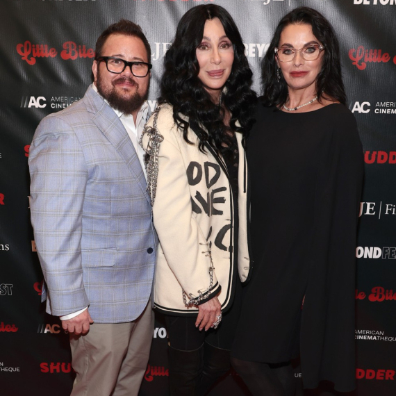 Oženio se transrodni sin pevačice Šer FOTO