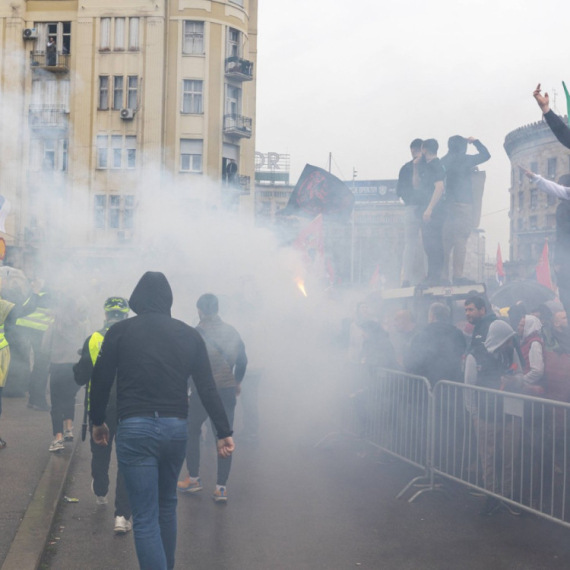 Novi blokaderski udar na najstarije sugrađane: "Penzioneri su kamen spoticanja, ne treba da glasaju"