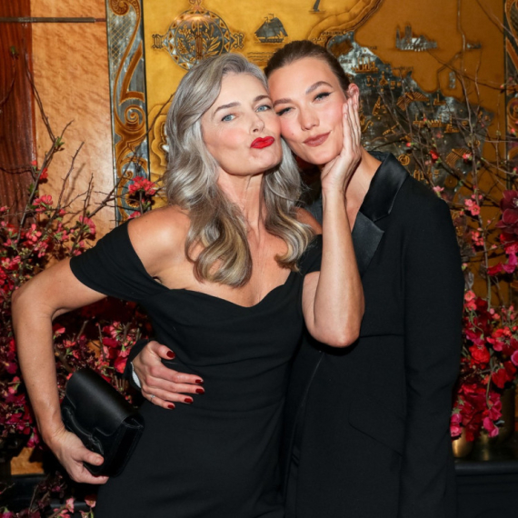 Najlepša manekenka 90-ih se skinula i pokazala kako stvarno izgleda FOTO/VIDEO