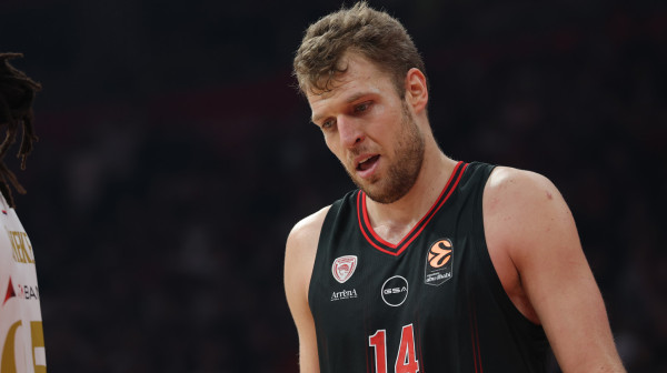 Bukirana prva karta za plej-of Evrolige! Vezenkov + Dorsi = 63 poena; "kraljevi" pali!