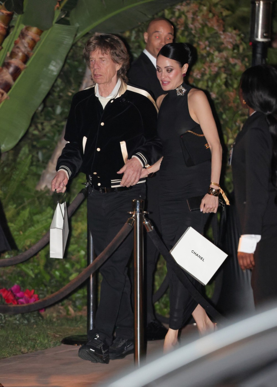 Mik Džeger (82) uhvaćen sa 44 godine mlađom verenicom: Zajedno napustili zabavu FOTO