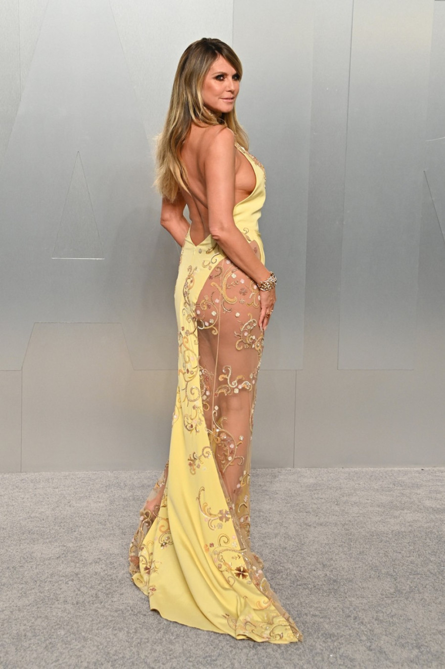 Pojavila se mama provokativnih izdanja i sve bacila u trans FOTO