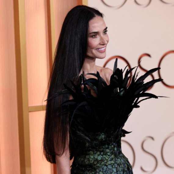 Dramatično izdanje zanosne crnke oduševilo je mnoge: Šta je ovo? FOTO/VIDEO