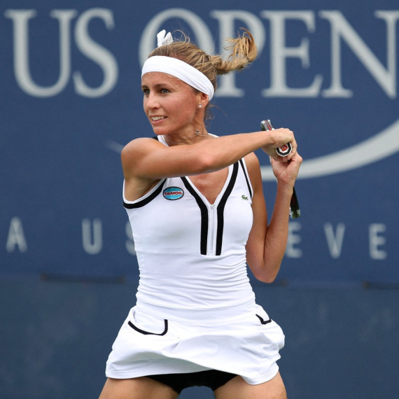 Bila je najlepša teniserka, a onda se povukla sa terena: I dalje "ubija" izgledom FOTO