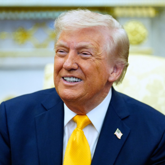 Trampov novi ispad sa voditeljkom: "Sećaš li se našeg ručka u Tramp kuli?" FOTO/VIDEO