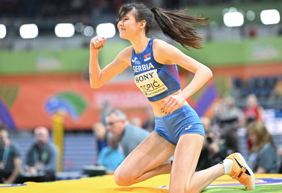 Dečko Angeline Topić objavio fotke svoje drage i raznežio svet FOTO