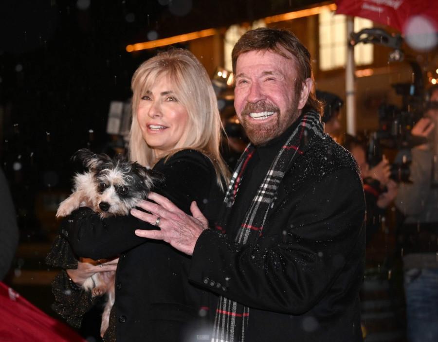 Čak Noris je prvu ženu prevario, a onda se zaljubio u 24 godine mlađu FOTO