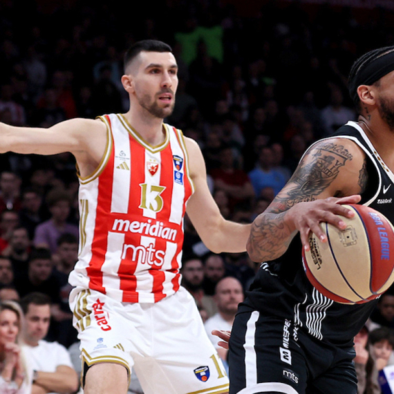 Zvezdina stotka na derbiju; Obradović: "Primili smo previše poena"; Penjaroja: "Teško je pobediti na gostovanju"