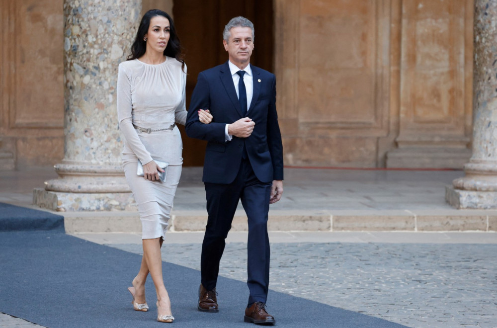 Slovenački premijer ljubi 20 godina mlađu misicu: Evo ko je ona FOTO