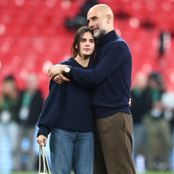 Ćerka slavnog trenera je opsesija mnogih: Lepa, uticajna i svuda prati oca FOTO/VIDEO